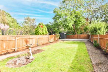 Lynwood Drive, Worcester Park, Image 6