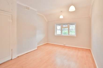 Lynwood Drive, Worcester Park, Image 7