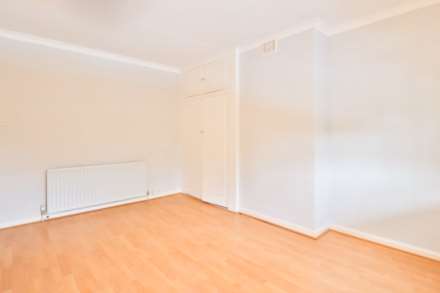 Lynwood Drive, Worcester Park, Image 8