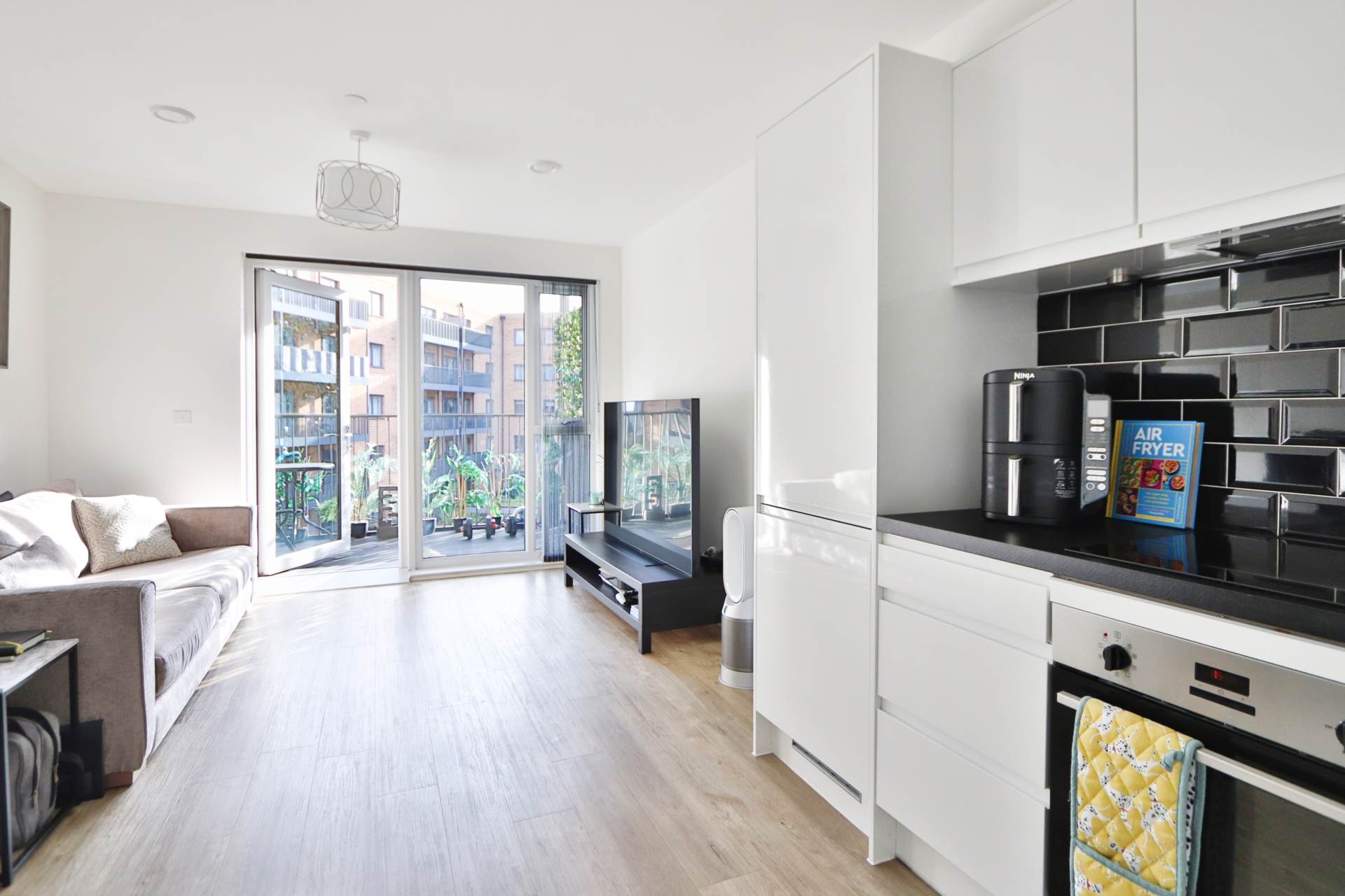 Grassholme House, 5 Powdermill Close, Image 2