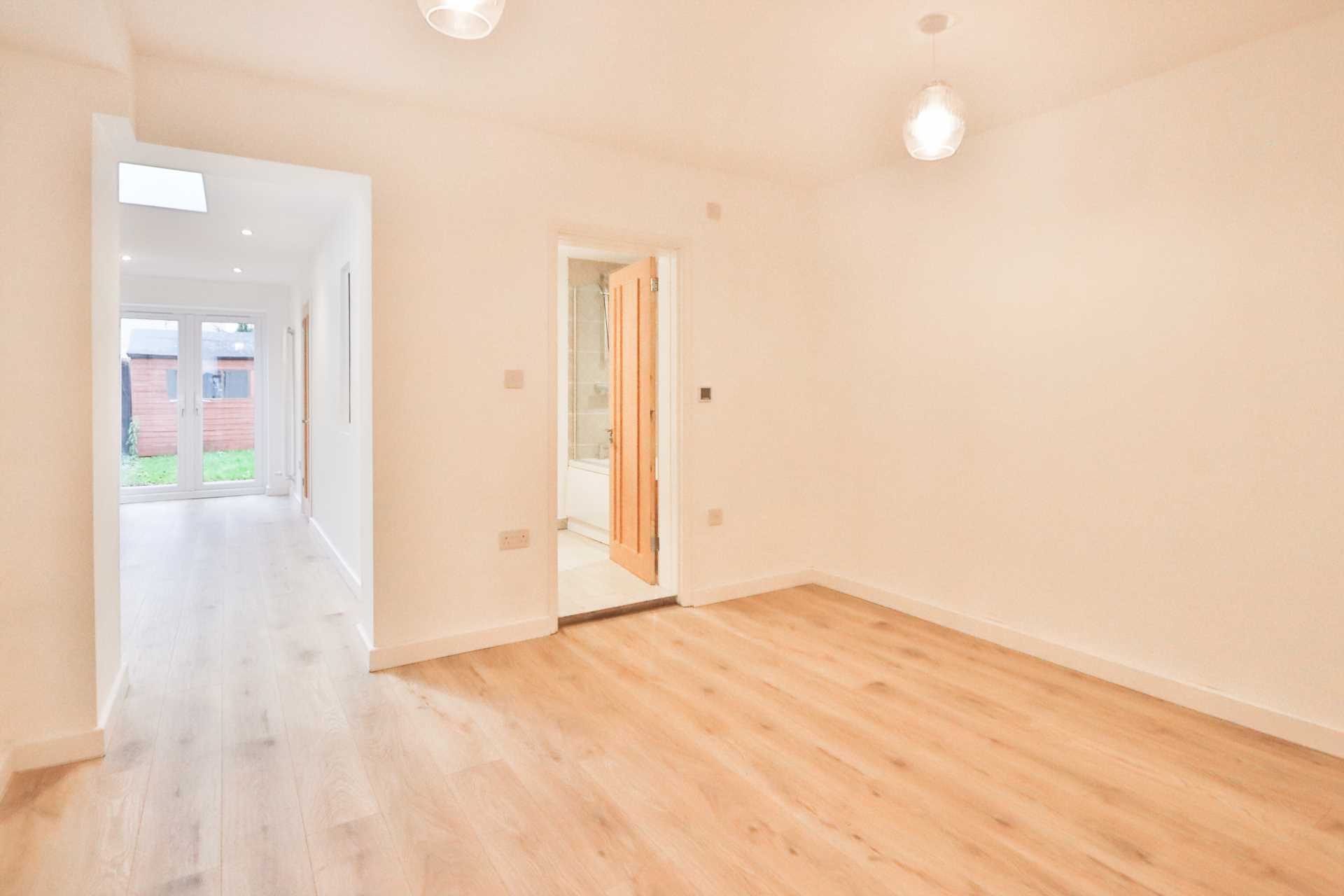 Longfellow Road, Worcester Park, Image 3
