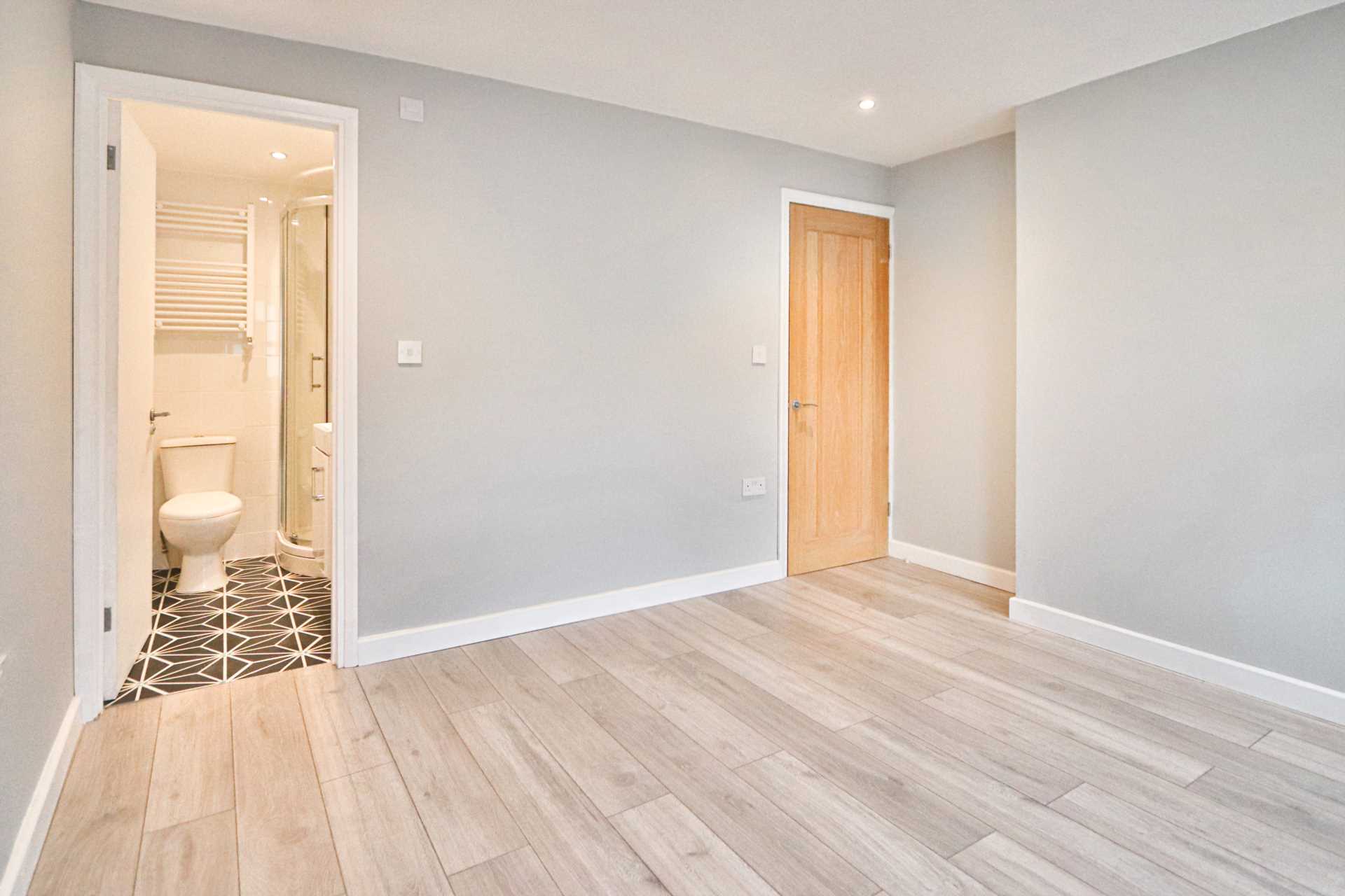 Longfellow Road, Worcester Park, Image 9