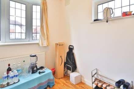 Chilmark Gardens, New Malden, Image 13