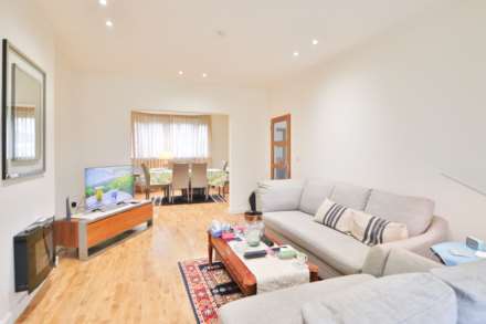 Chilmark Gardens, New Malden, Image 2