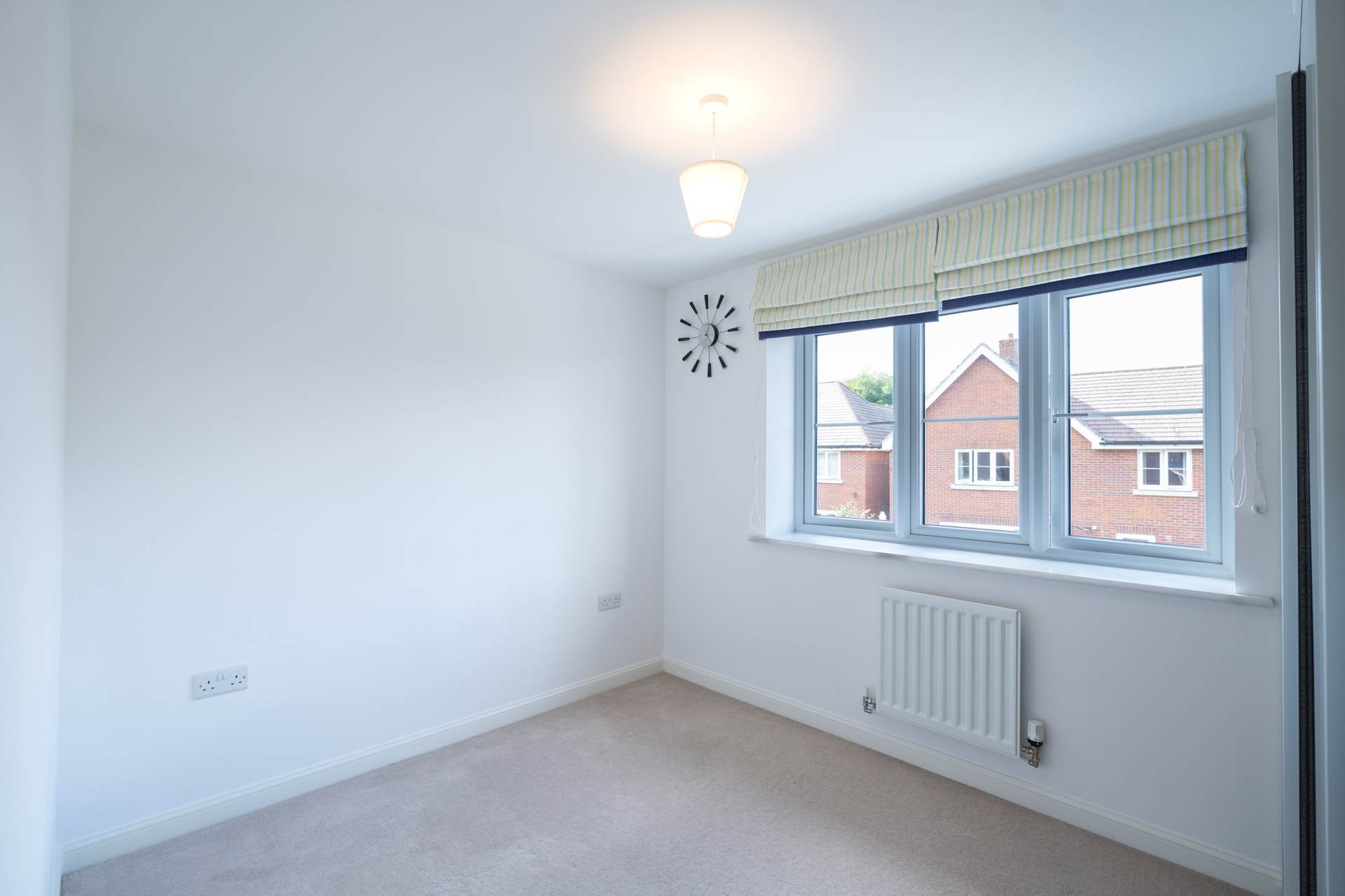 Rona Maclean Close, Epsom, Image 14