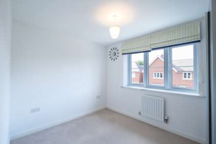 Rona Maclean Close, Epsom, Image 14