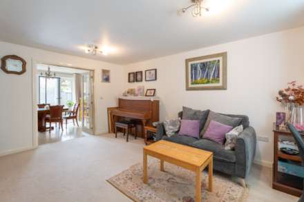 Rona Maclean Close, Epsom, Image 4