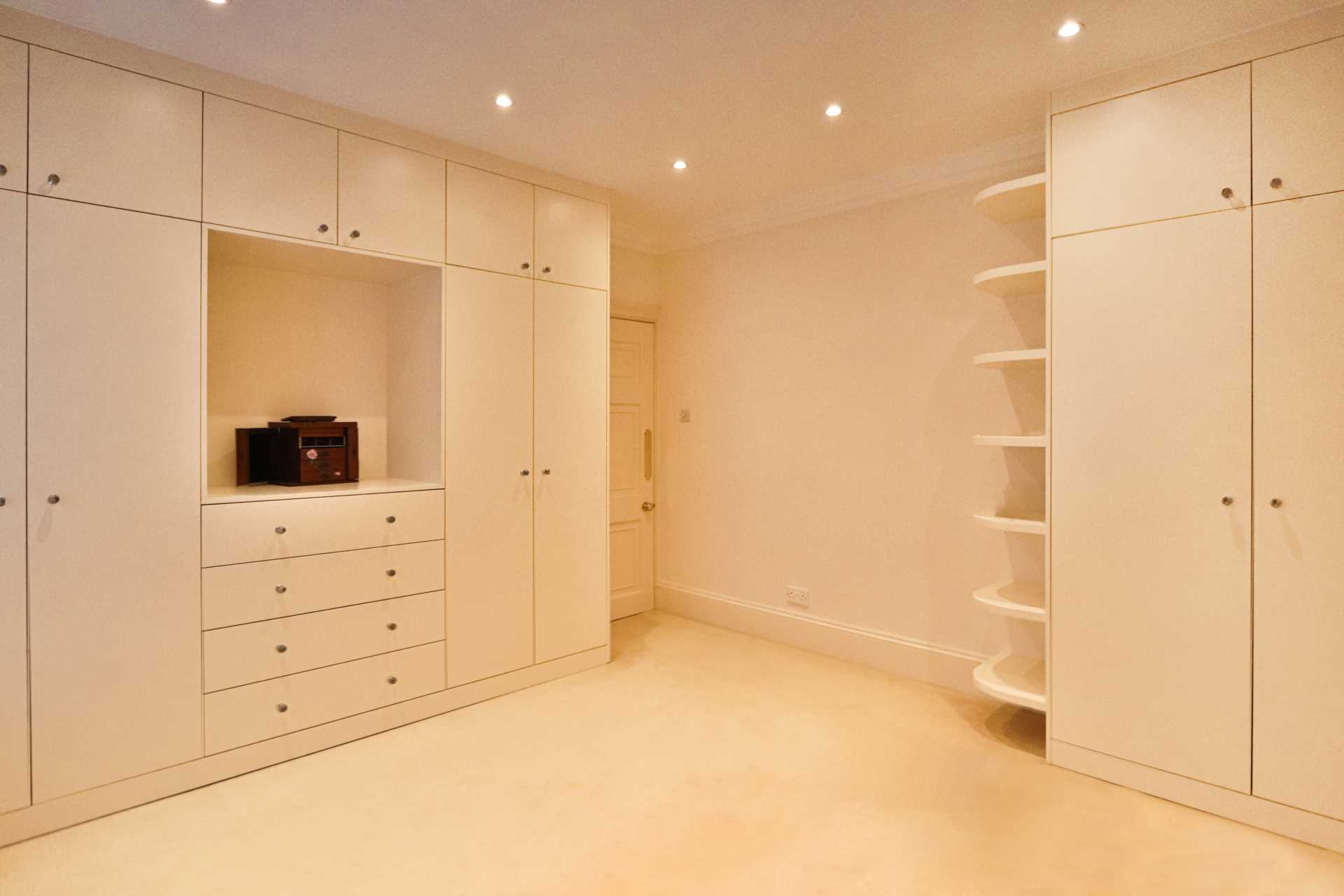 Shottfield Avenue, London, Image 20