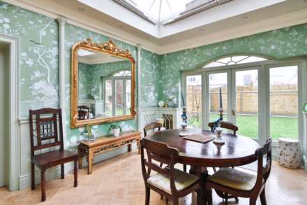 Shottfield Avenue, London, Image 14