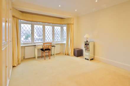 Shottfield Avenue, London, Image 18