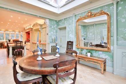 Shottfield Avenue, London, Image 2