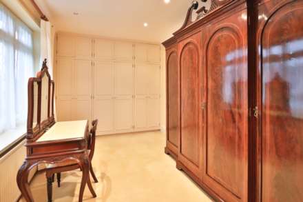 Shottfield Avenue, London, Image 23
