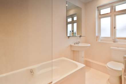 Shottfield Avenue, London, Image 29