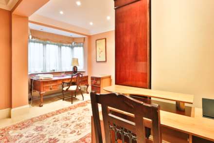 Shottfield Avenue, London, Image 31
