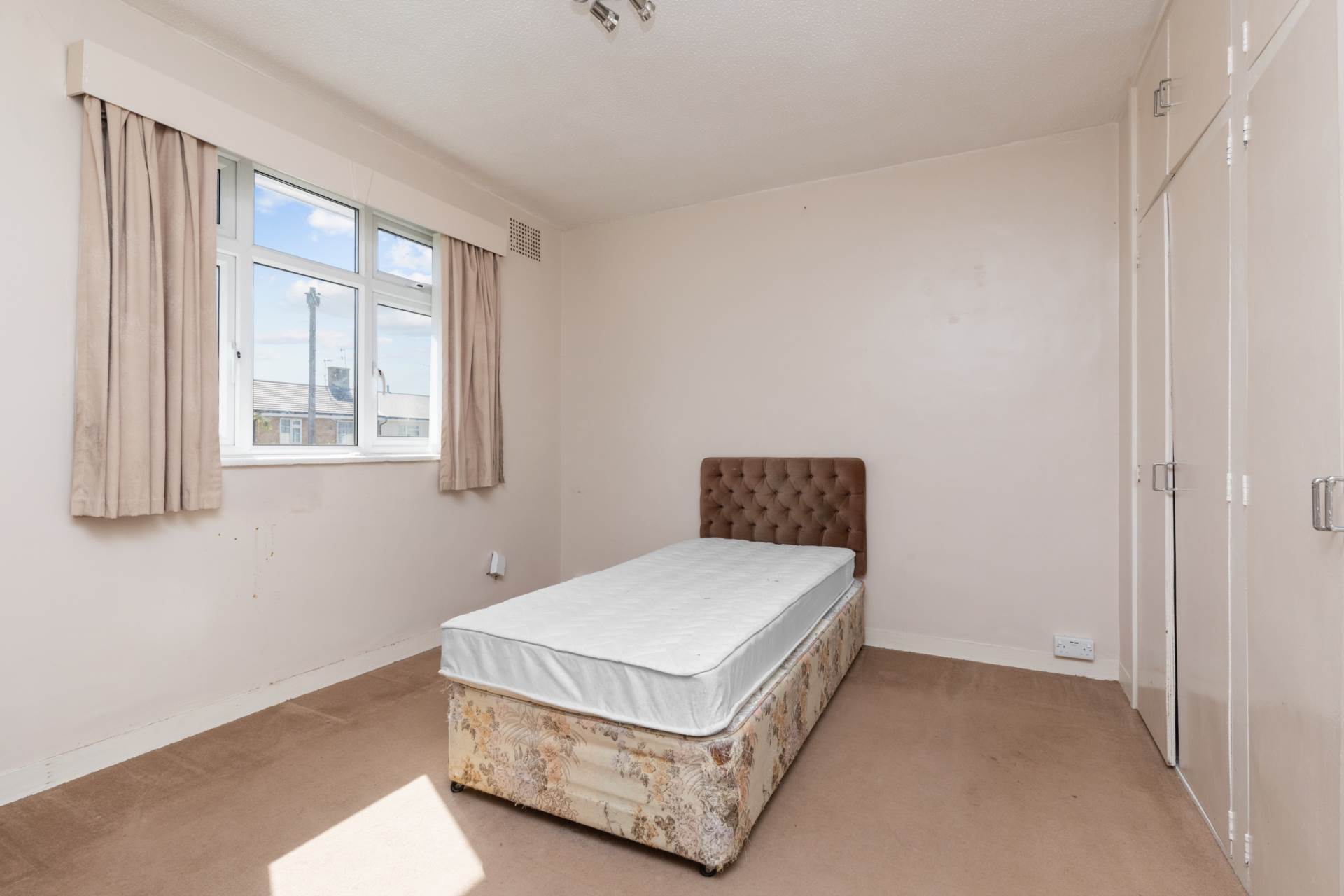 Montrose Close, Goring By Sea, Image 3