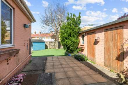 Montrose Close, Goring By Sea, Image 13