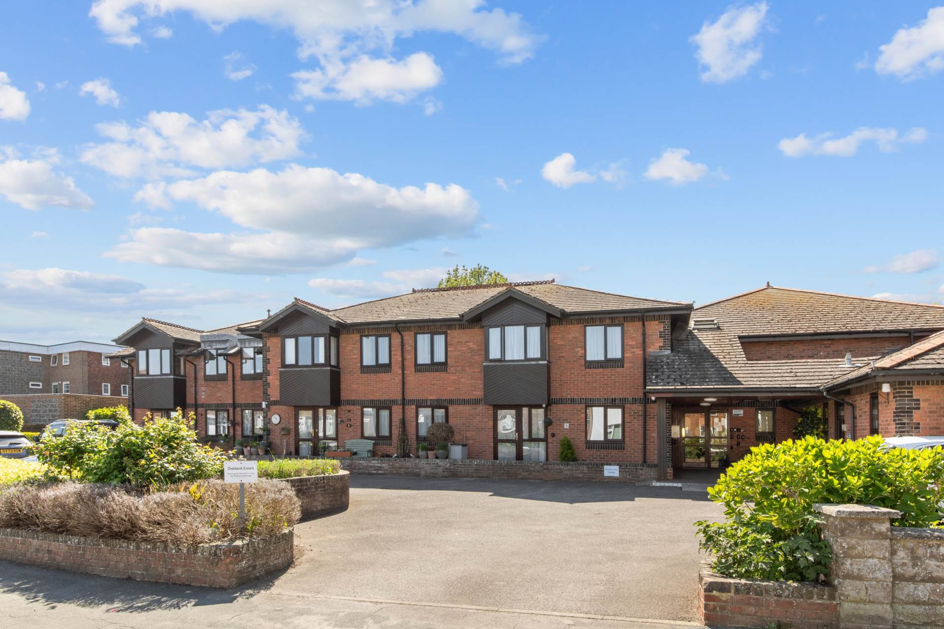 Oakland Court, Goring Street, Image 1