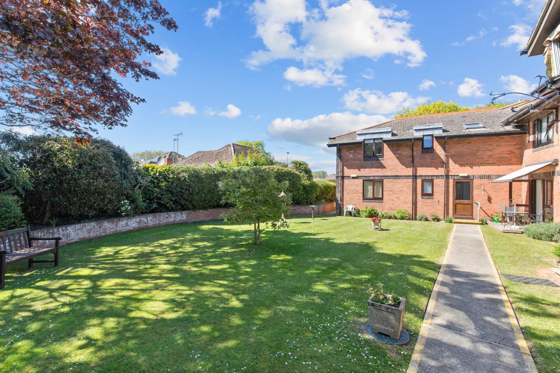Oakland Court, Goring Street, Image 3