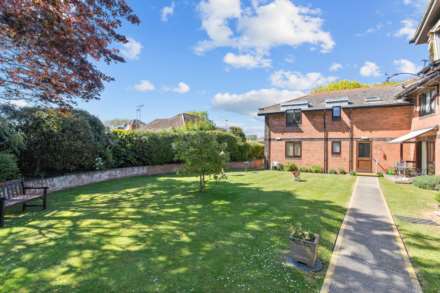 Oakland Court, Goring Street, Image 3