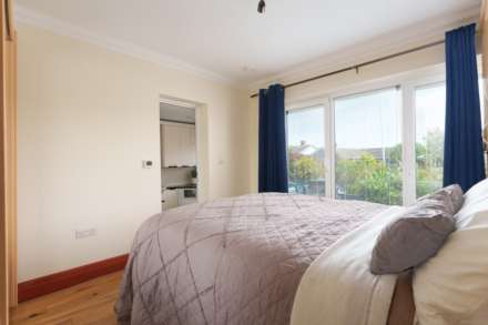 Alinora Crescent, Goring-By-Sea, Image 17