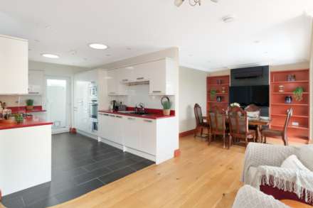 Alinora Crescent, Goring-By-Sea, Image 19