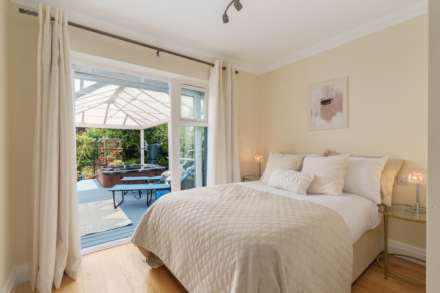 Alinora Crescent, Goring-By-Sea, Image 8