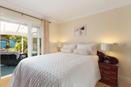 Alinora Crescent, Goring-By-Sea, Image 9