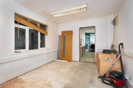 Ruislip Road East, Greenford, UB6 9BG, Image 3