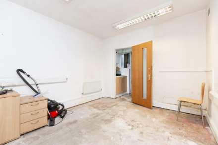 Ruislip Road East, Greenford, UB6 9BG, Image 9