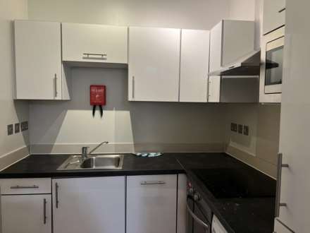 Flat 2, 4 Chatsworth Road, Croydon, Image 1