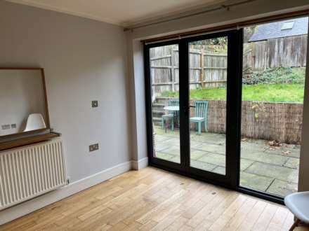 Flat 2, 4 Chatsworth Road, Croydon, Image 11