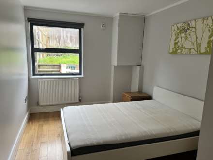 Flat 2, 4 Chatsworth Road, Croydon, Image 7