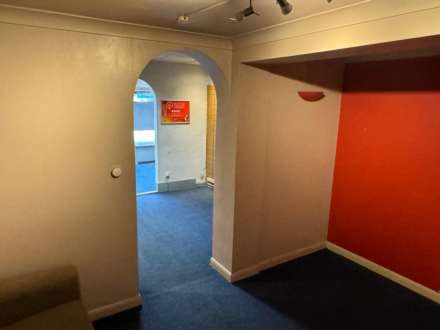 High Street, Billingshurst, Image 7