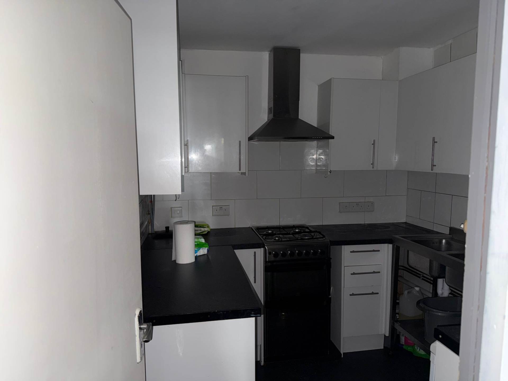 84 Walton Road, East Molesey, Image 10