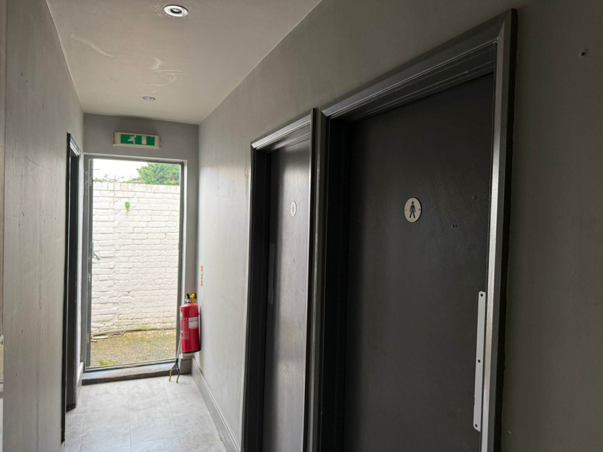 84 Walton Road, East Molesey, Image 9