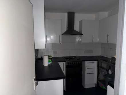 84 Walton Road, East Molesey, Image 10