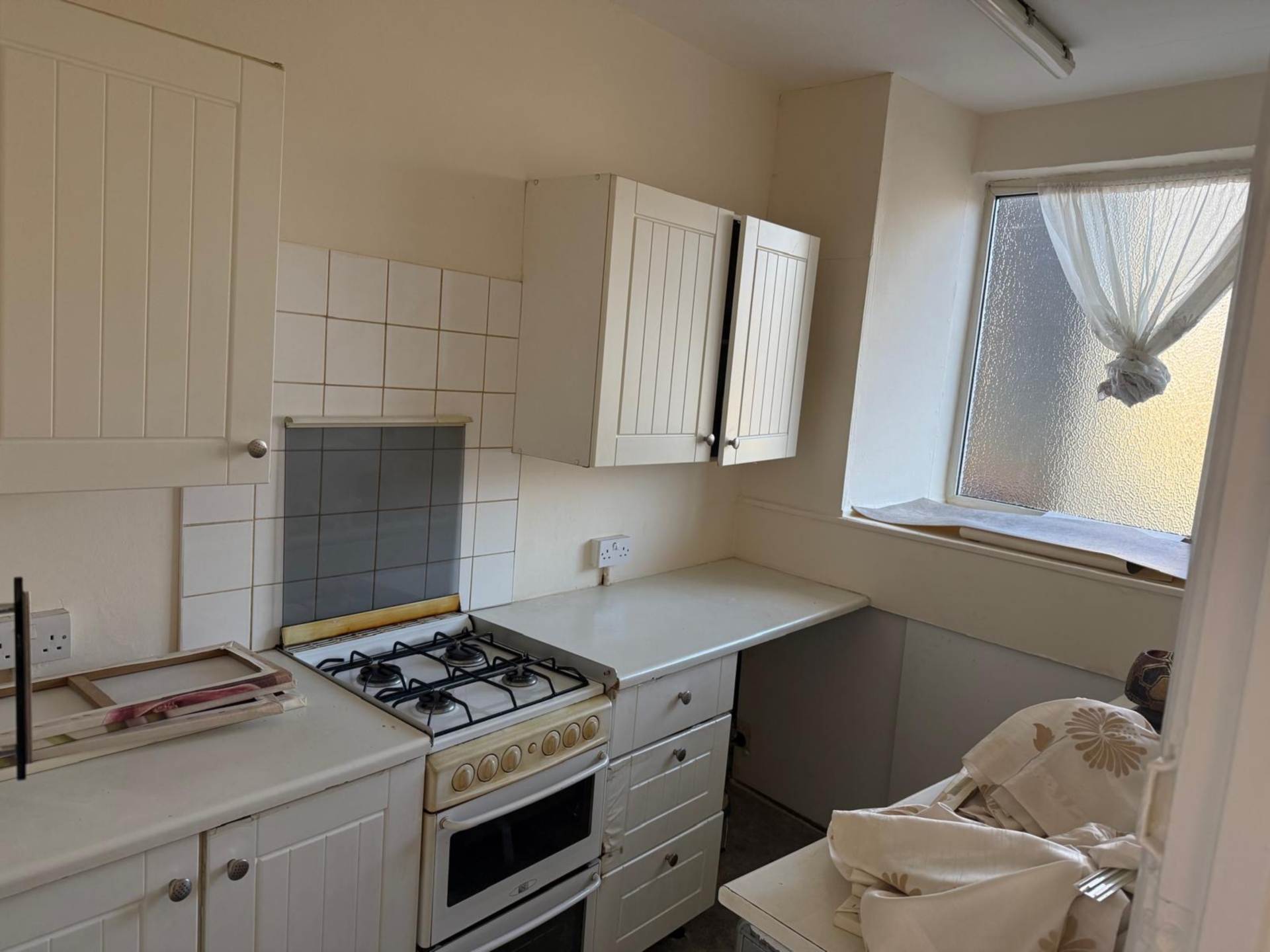 London Road, Morden, Image 6