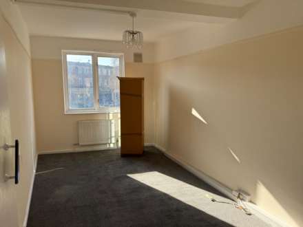 London Road, Morden, Image 2