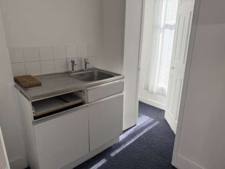 Godstone Road, Whyteleafe, Image 6