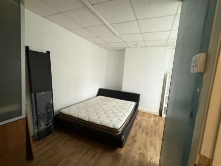 Hillcrest Parade, Coulsdon, Image 3