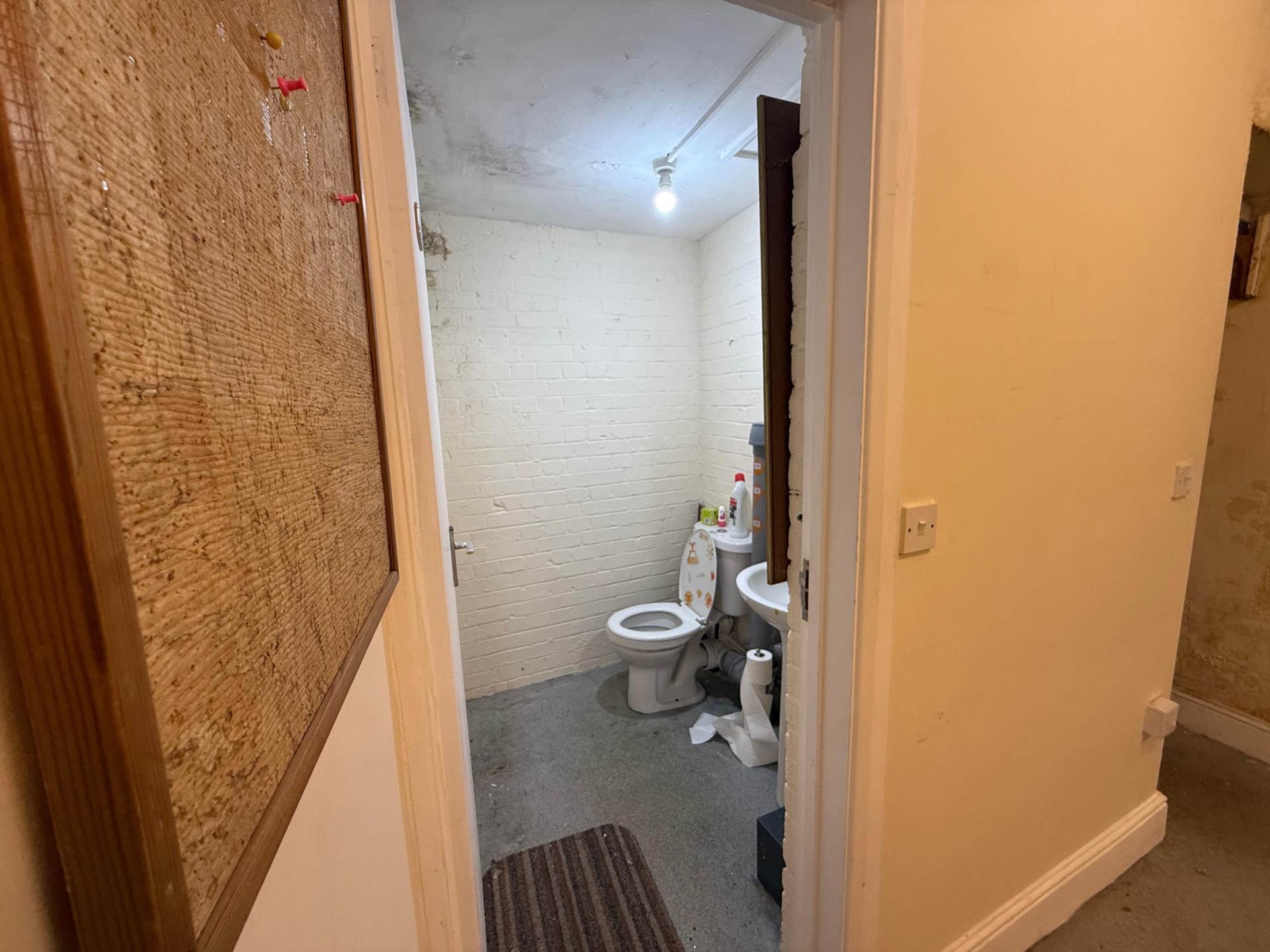 Walton Road, East Molesey, Image 12