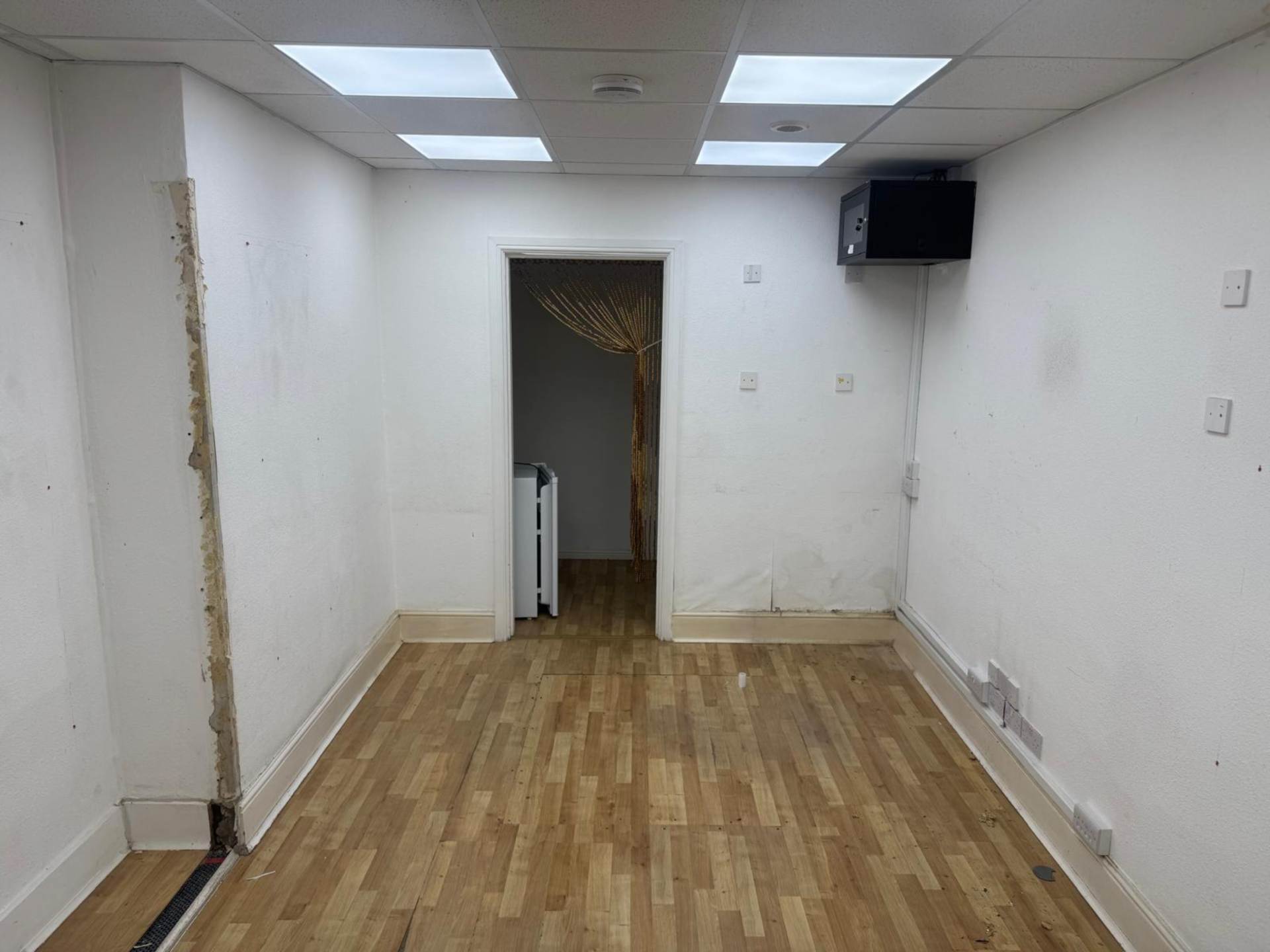 Walton Road, East Molesey, Image 3
