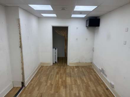 Walton Road, East Molesey, Image 3