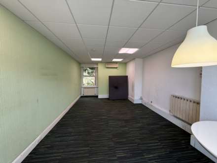 London Road, Reigate, Image 3