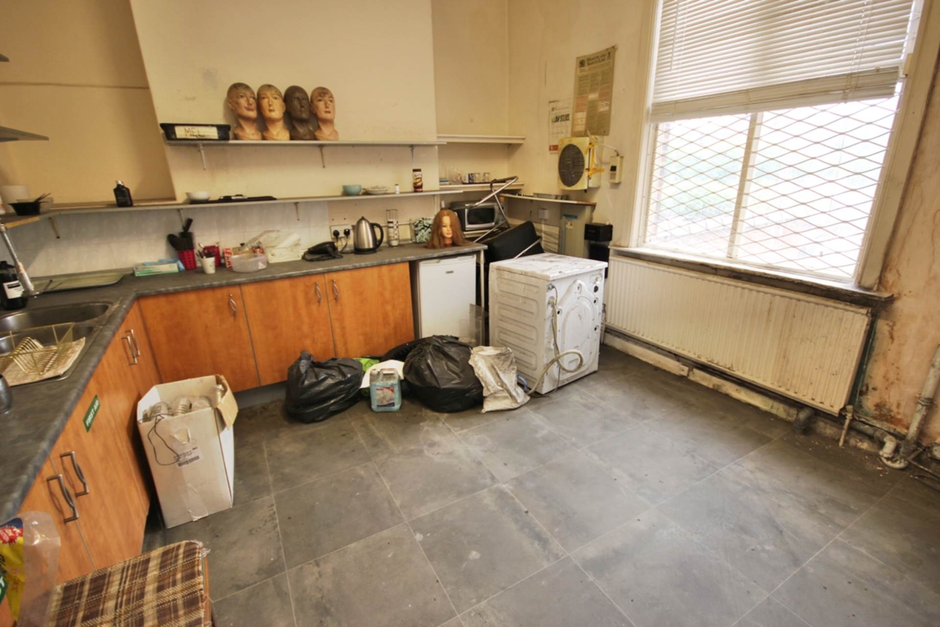 Salford Crescent, Salford, Image 13