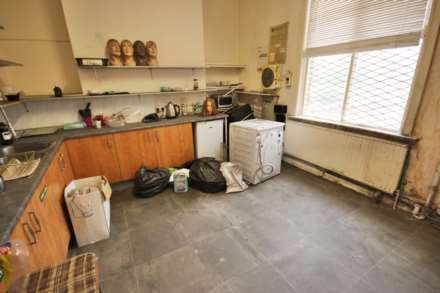 Salford Crescent, Salford, Image 13
