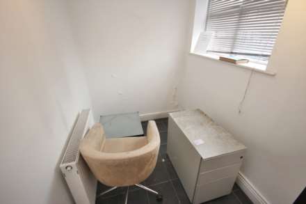 Salford Crescent, Salford, Image 9