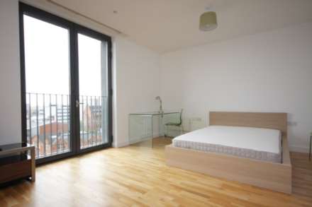 Piccadilly Place, Manchester, Image 3