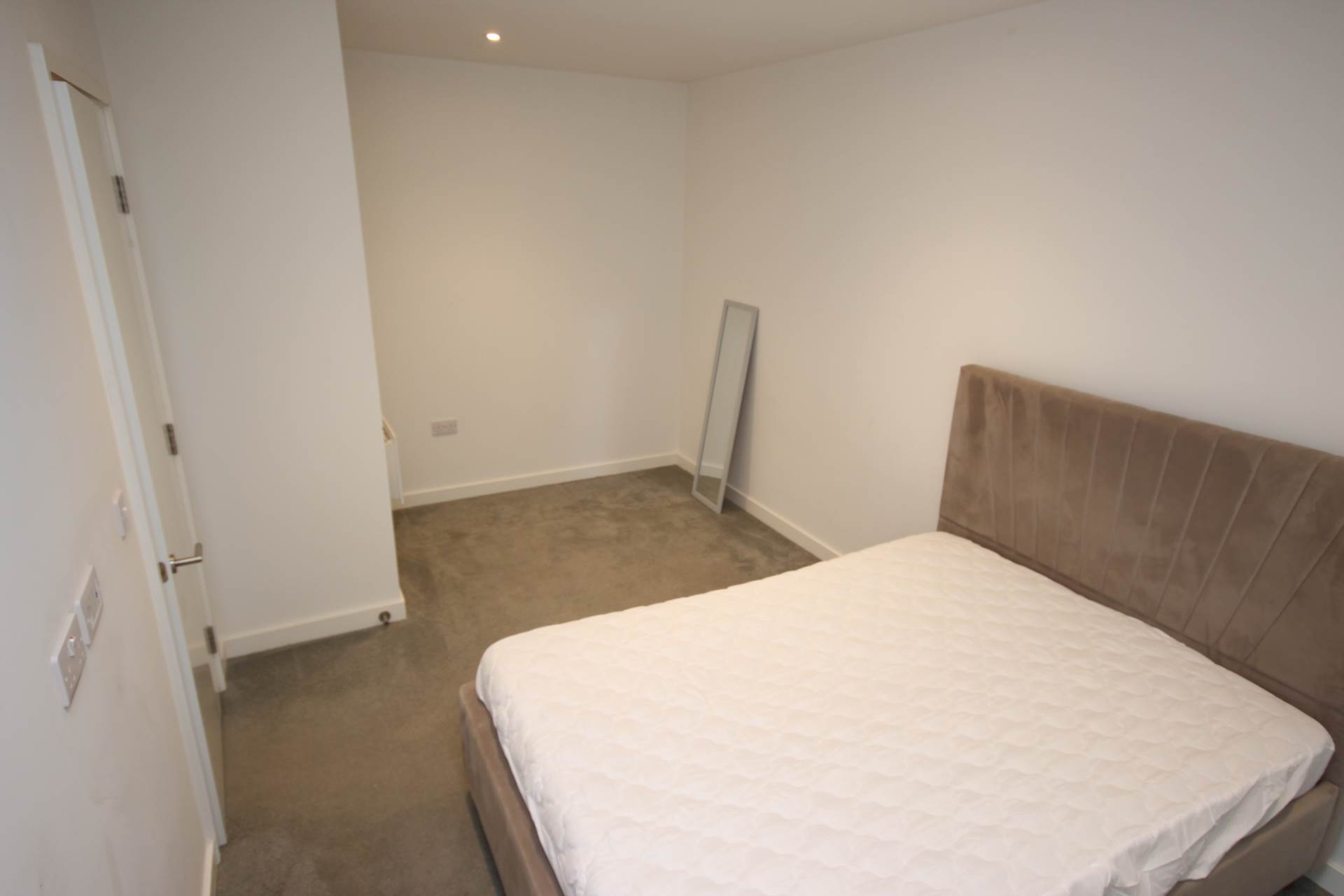 Wharf End, Manchester, Image 4
