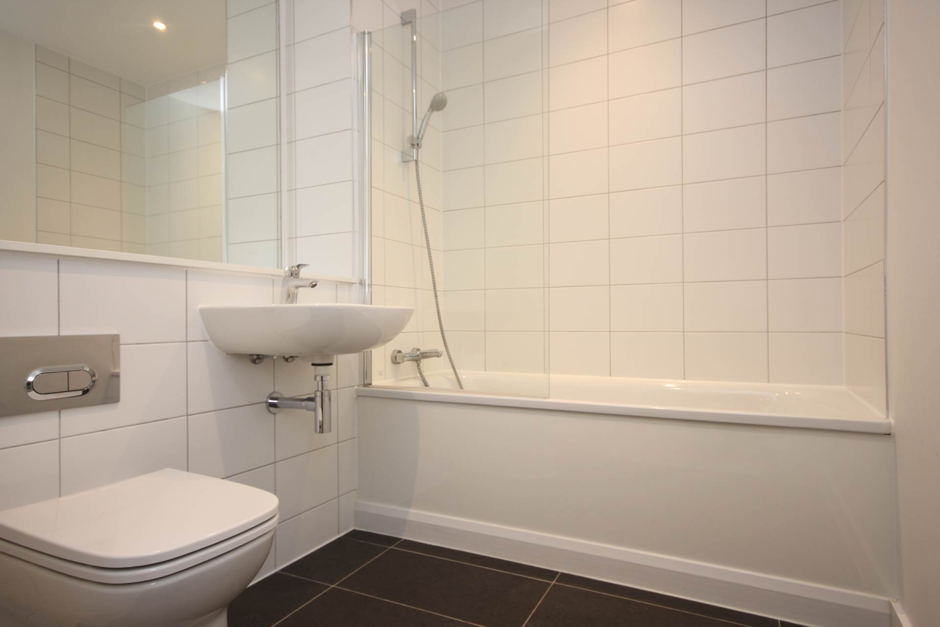 Wharf End, Manchester, Image 6